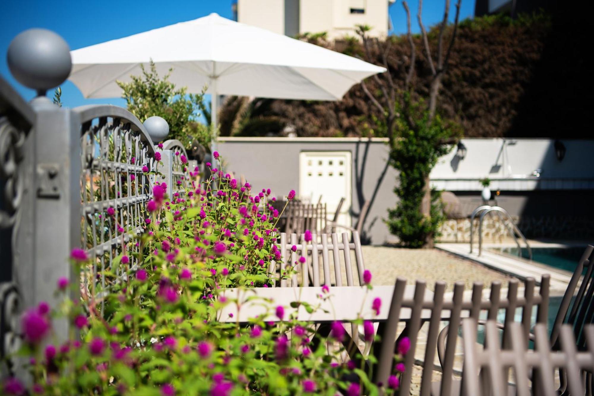 Hotel Vila 11 Durrës Exterior foto